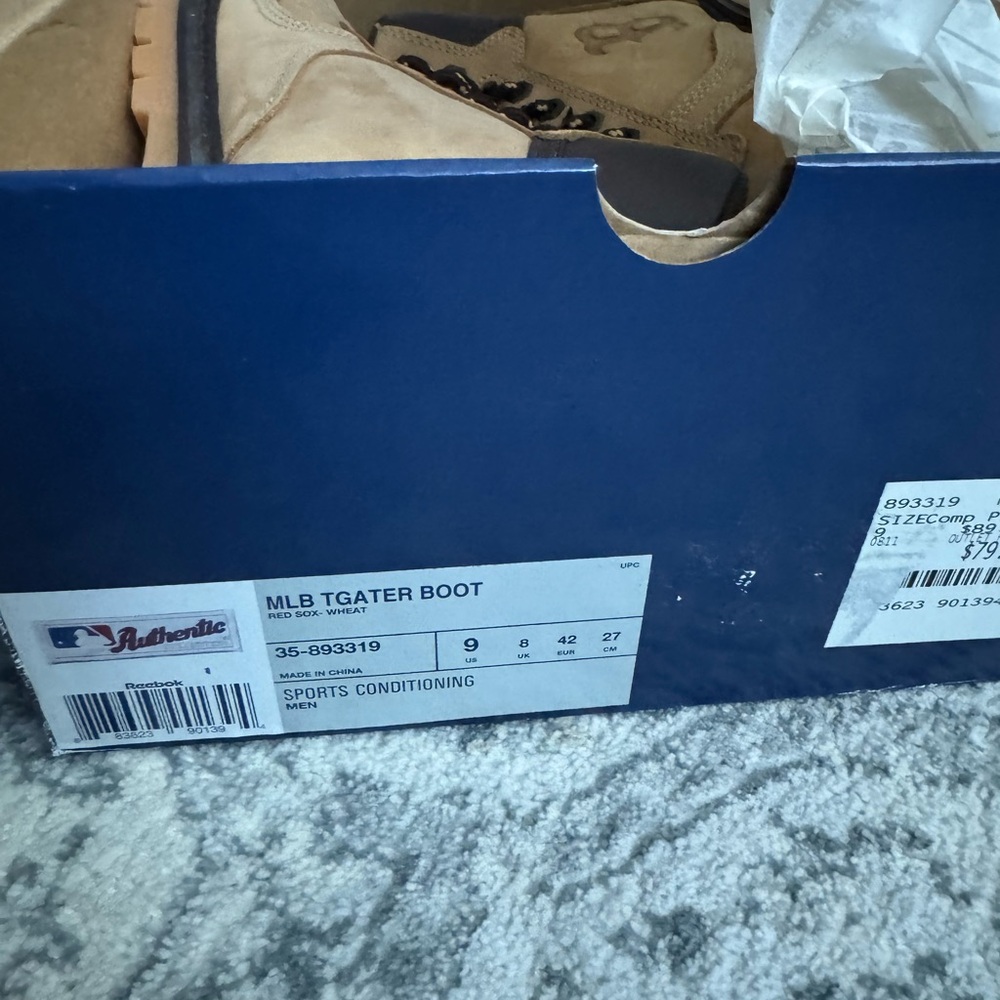 Men’s Reebok MLB Boots - Picture 6 of 6